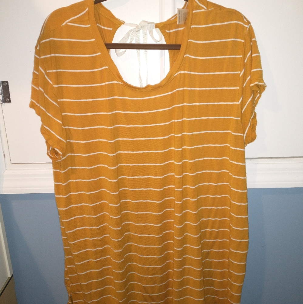 striped shirt with keyhole back
